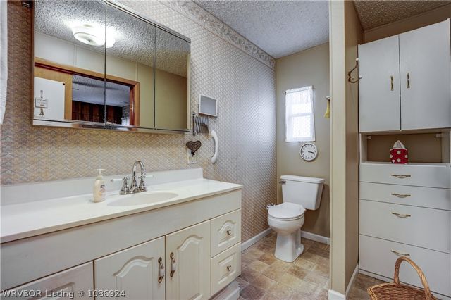 1517 N Flat Rock Drive, Van Buren, AR 72956