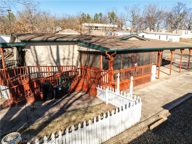 1517 N Flat Rock Drive, Van Buren, AR 72956