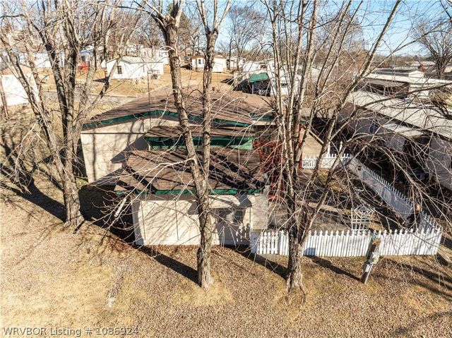 1517 N Flat Rock Drive, Van Buren, AR 72956