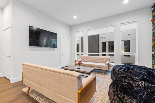 1771 Mccoy Street 202, Dallas, TX 75204