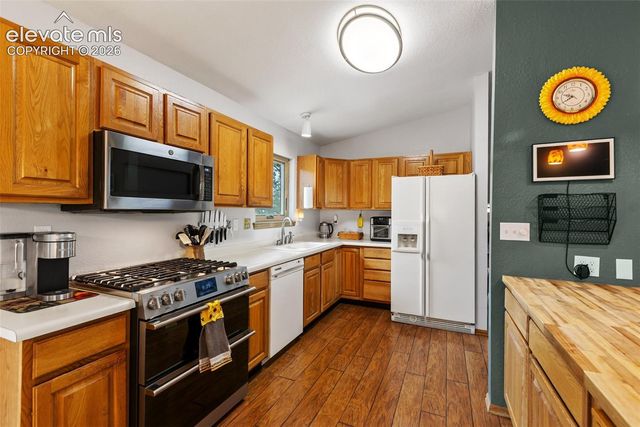 320 Crestwood Drive, Woodland Park, CO 80863