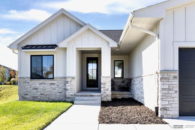 5917 N 209th Street, Elkhorn, NE 68022