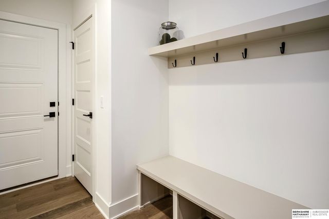 5917 N 209th Street, Elkhorn, NE 68022