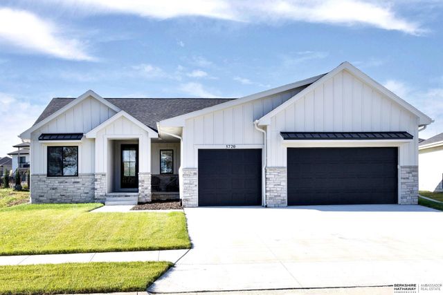 5917 N 209th Street, Elkhorn, NE 68022