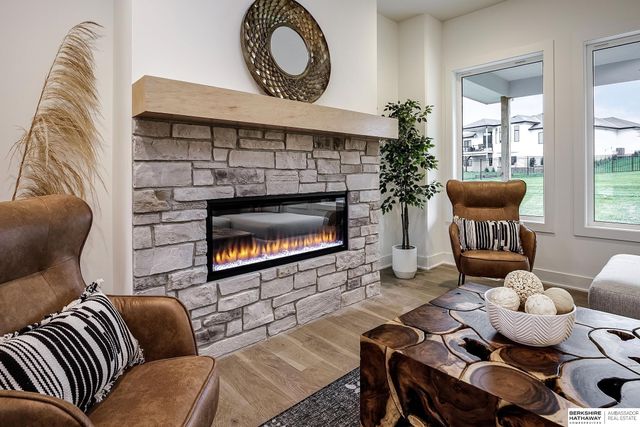 5917 N 209th Street, Elkhorn, NE 68022