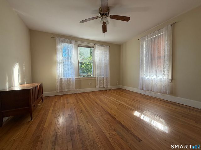 84 Ashland Place, New Haven, CT 06513