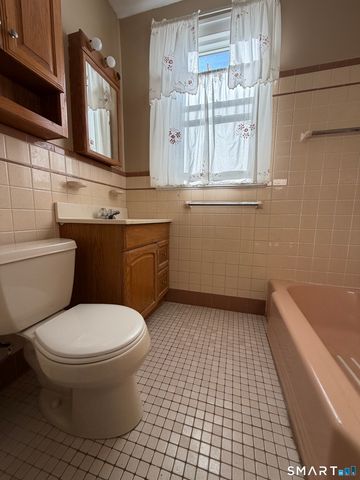 84 Ashland Place, New Haven, CT 06513