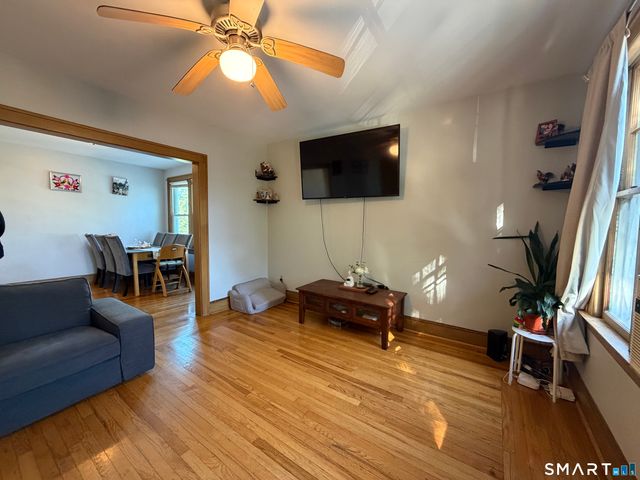 84 Ashland Place, New Haven, CT 06513