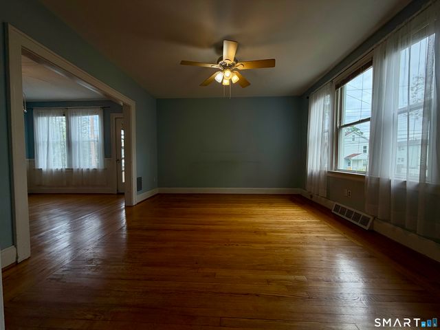 84 Ashland Place, New Haven, CT 06513