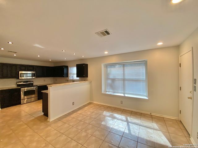 9338 BARTLETT FLS, San Antonio, TX 78250