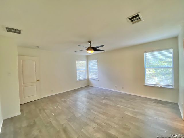 9338 BARTLETT FLS, San Antonio, TX 78250