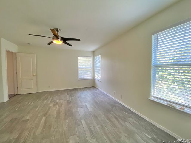 9338 BARTLETT FLS, San Antonio, TX 78250