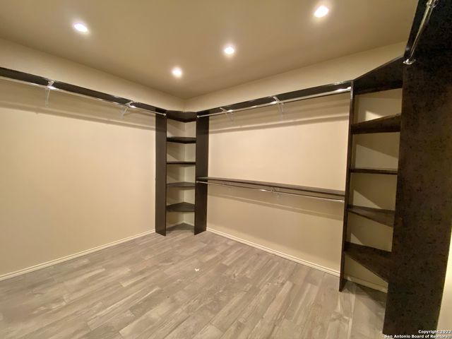 9338 BARTLETT FLS, San Antonio, TX 78250