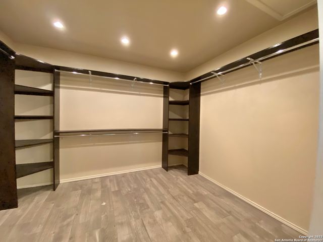 9338 BARTLETT FLS, San Antonio, TX 78250