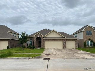 325 Burgundy Drive, Alvin, TX 77511