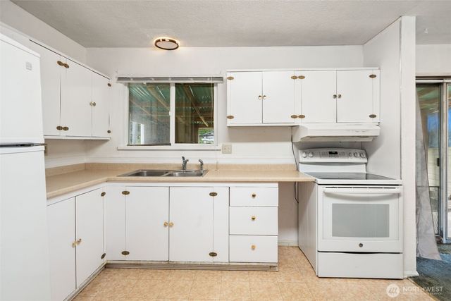 2532 S Ainsworth Avenue, Tacoma, WA 98405