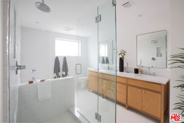 1803 S Orange Drive, Los Angeles, CA 90019