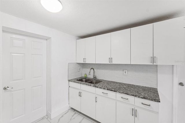 6010 BLOSSOM AVENUE, Tampa, FL 33614