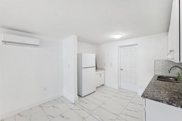 6010 BLOSSOM AVENUE, Tampa, FL 33614