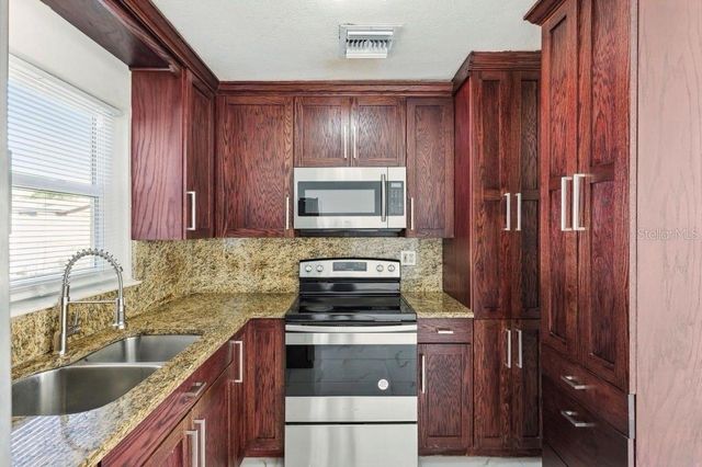 6010 BLOSSOM AVENUE, Tampa, FL 33614