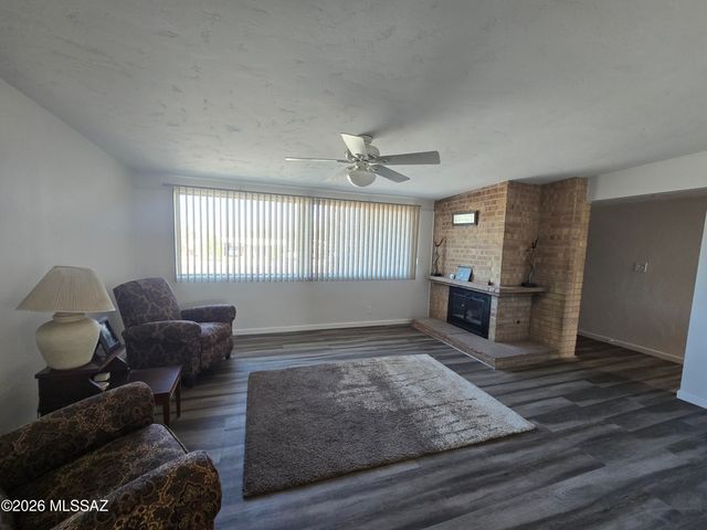 8556 E Kenyon Drive, Tucson, AZ 85710