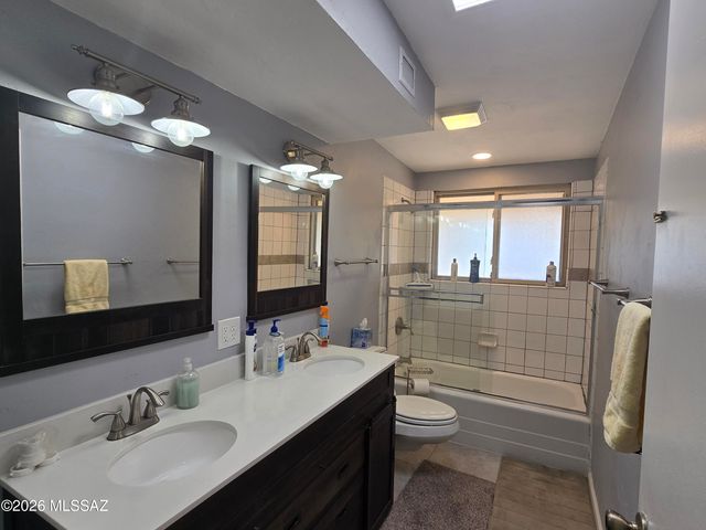 8556 E Kenyon Drive, Tucson, AZ 85710