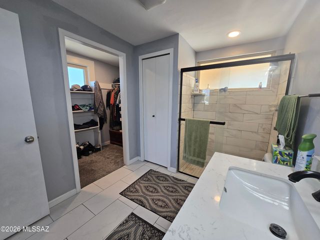 8556 E Kenyon Drive, Tucson, AZ 85710