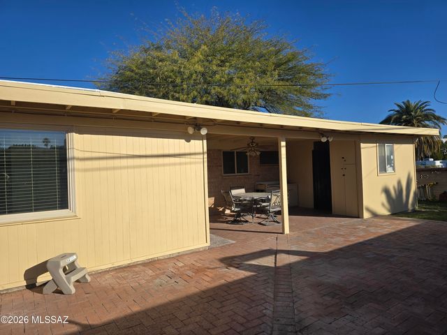 8556 E Kenyon Drive, Tucson, AZ 85710
