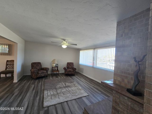 8556 E Kenyon Drive, Tucson, AZ 85710