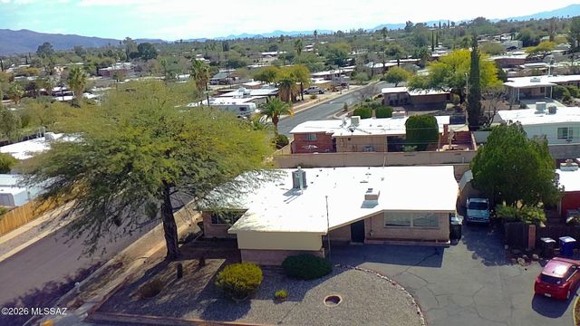8556 E Kenyon Drive, Tucson, AZ 85710