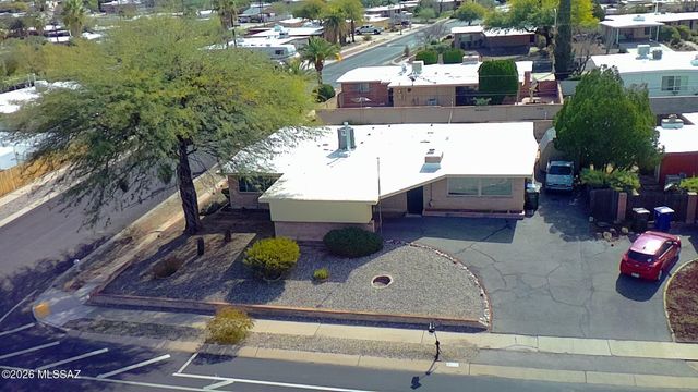 8556 E Kenyon Drive, Tucson, AZ 85710