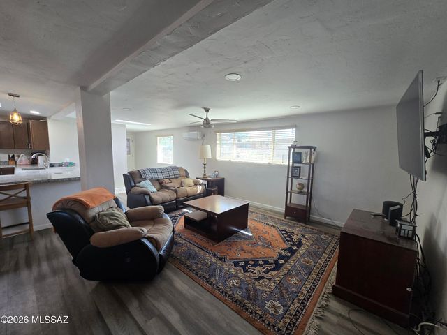 8556 E Kenyon Drive, Tucson, AZ 85710