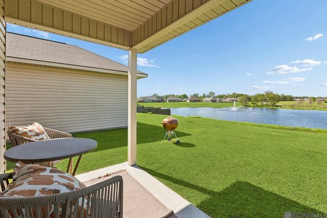 42462 Harborstone Ave, Prairieville, LA 70769
