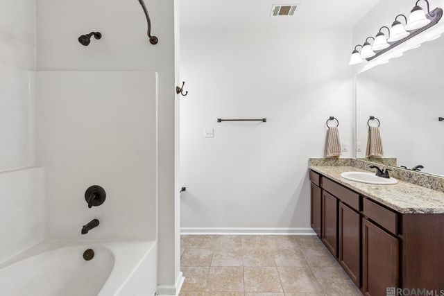 42462 Harborstone Ave, Prairieville, LA 70769