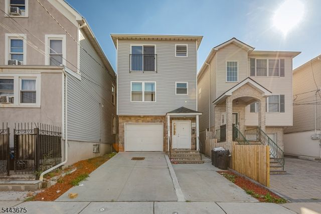 326 Magnolia Ave, Elizabeth City, NJ 07206