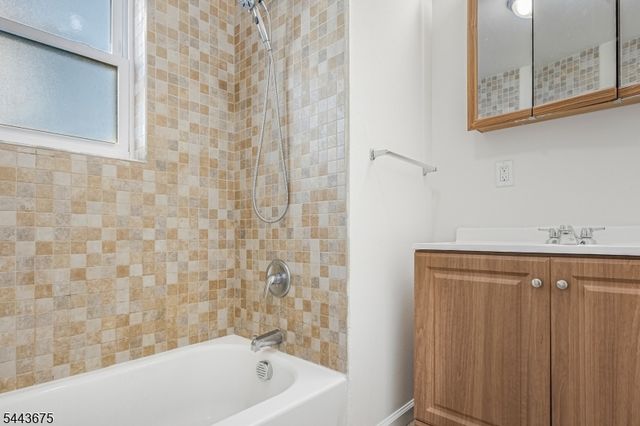 326 Magnolia Ave, Elizabeth City, NJ 07206