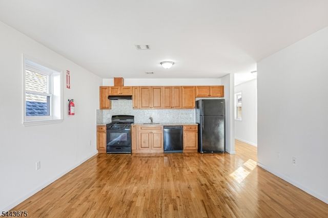 326 Magnolia Ave, Elizabeth City, NJ 07206