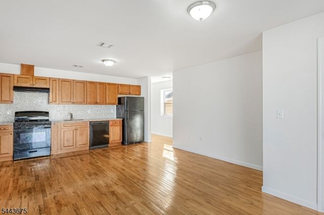 326 Magnolia Ave, Elizabeth City, NJ 07206