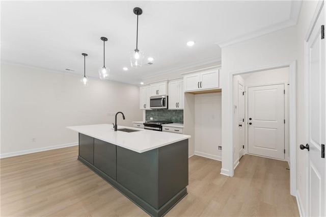 660 Sunstone Lane, Lawrenceville, GA 30043