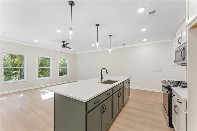 660 Sunstone Lane, Lawrenceville, GA 30043