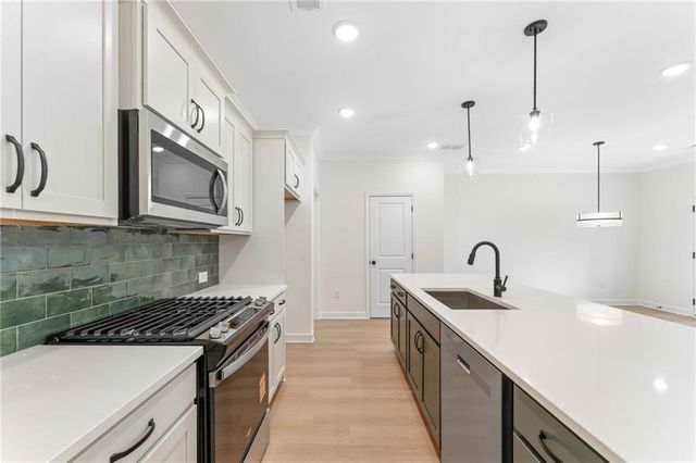 660 Sunstone Lane, Lawrenceville, GA 30043