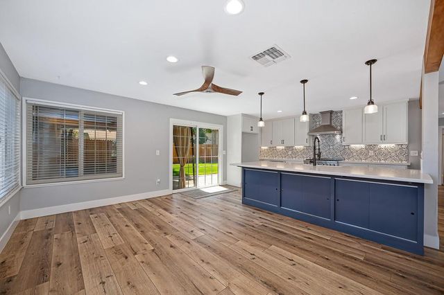 8940 Castle Park Dr., Elk Grove, CA 95624