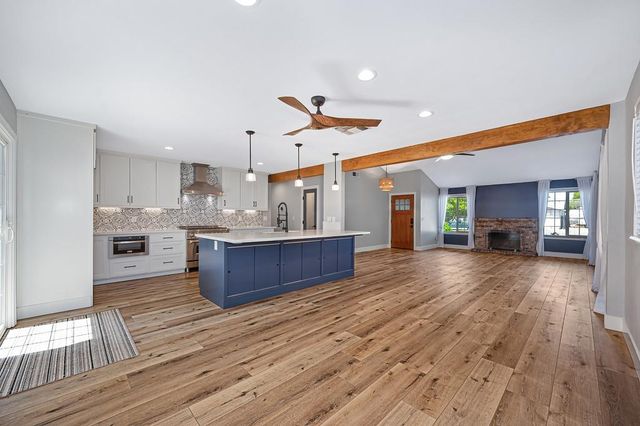 8940 Castle Park Dr., Elk Grove, CA 95624