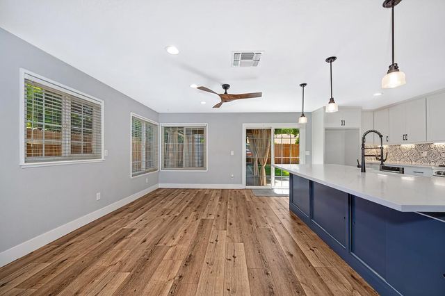 8940 Castle Park Dr., Elk Grove, CA 95624