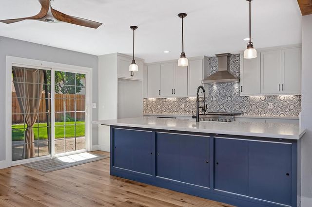 8940 Castle Park Dr., Elk Grove, CA 95624