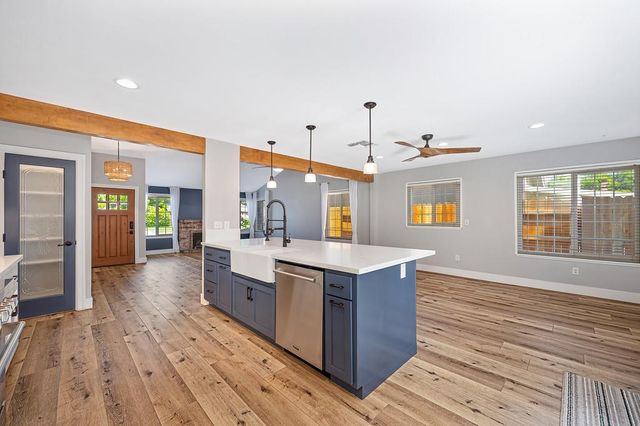 8940 Castle Park Dr., Elk Grove, CA 95624