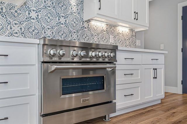 8940 Castle Park Dr., Elk Grove, CA 95624