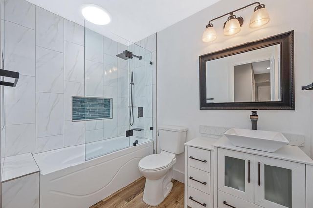 8940 Castle Park Dr., Elk Grove, CA 95624