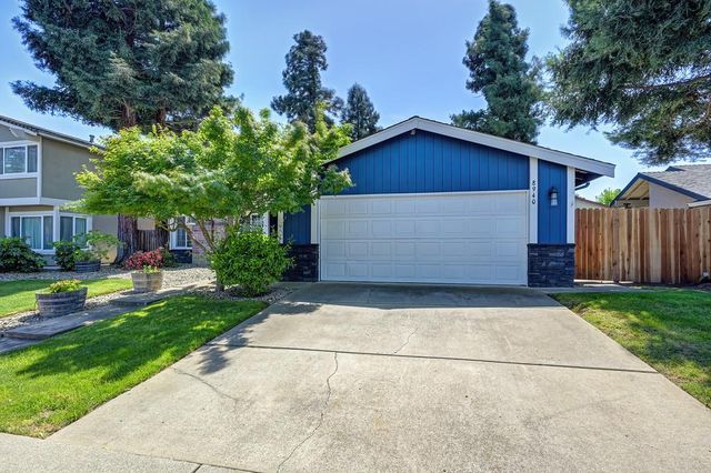 8940 Castle Park Dr., Elk Grove, CA 95624
