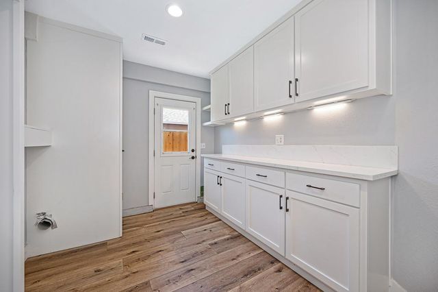 8940 Castle Park Dr., Elk Grove, CA 95624